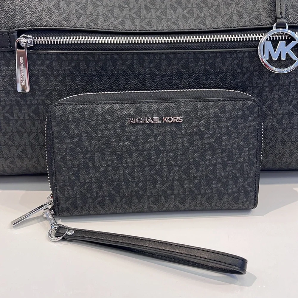 Michael Kors MK Signature Large Flat Multi-Function Phone Case Wallet Wristlet